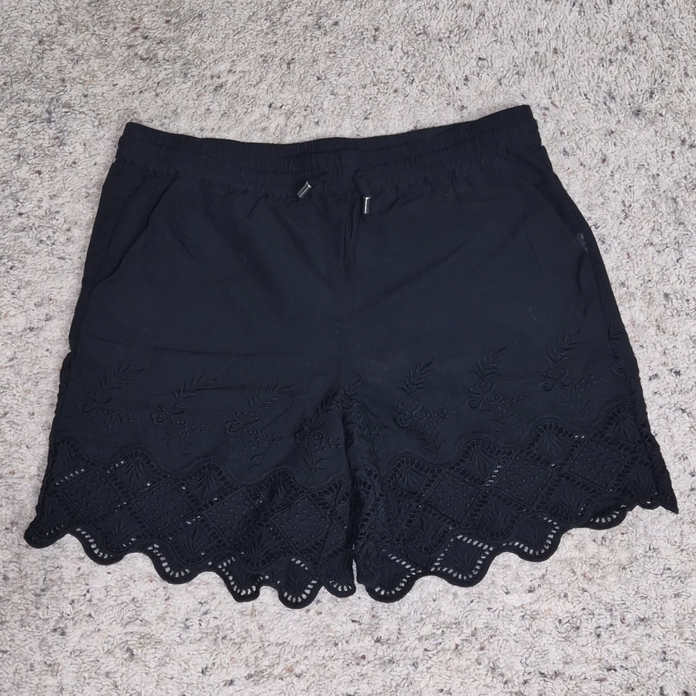 VENUS Black High Waist Eyelet Shorts NWOT Size 8